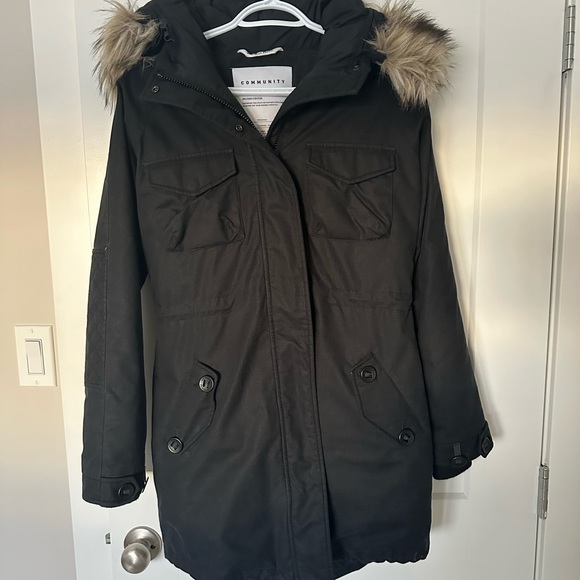 Aritzia Community Paradigm Parka - Picture 2 of 4